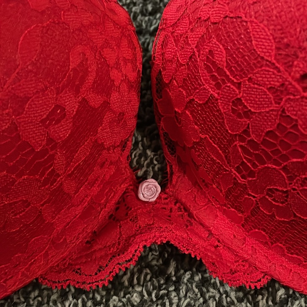 VS Bra - Picture 2 of 4